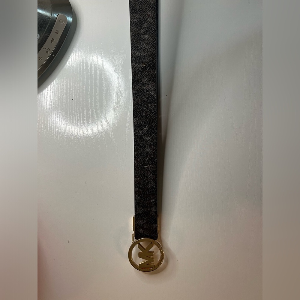 Michael Kors reversible belt